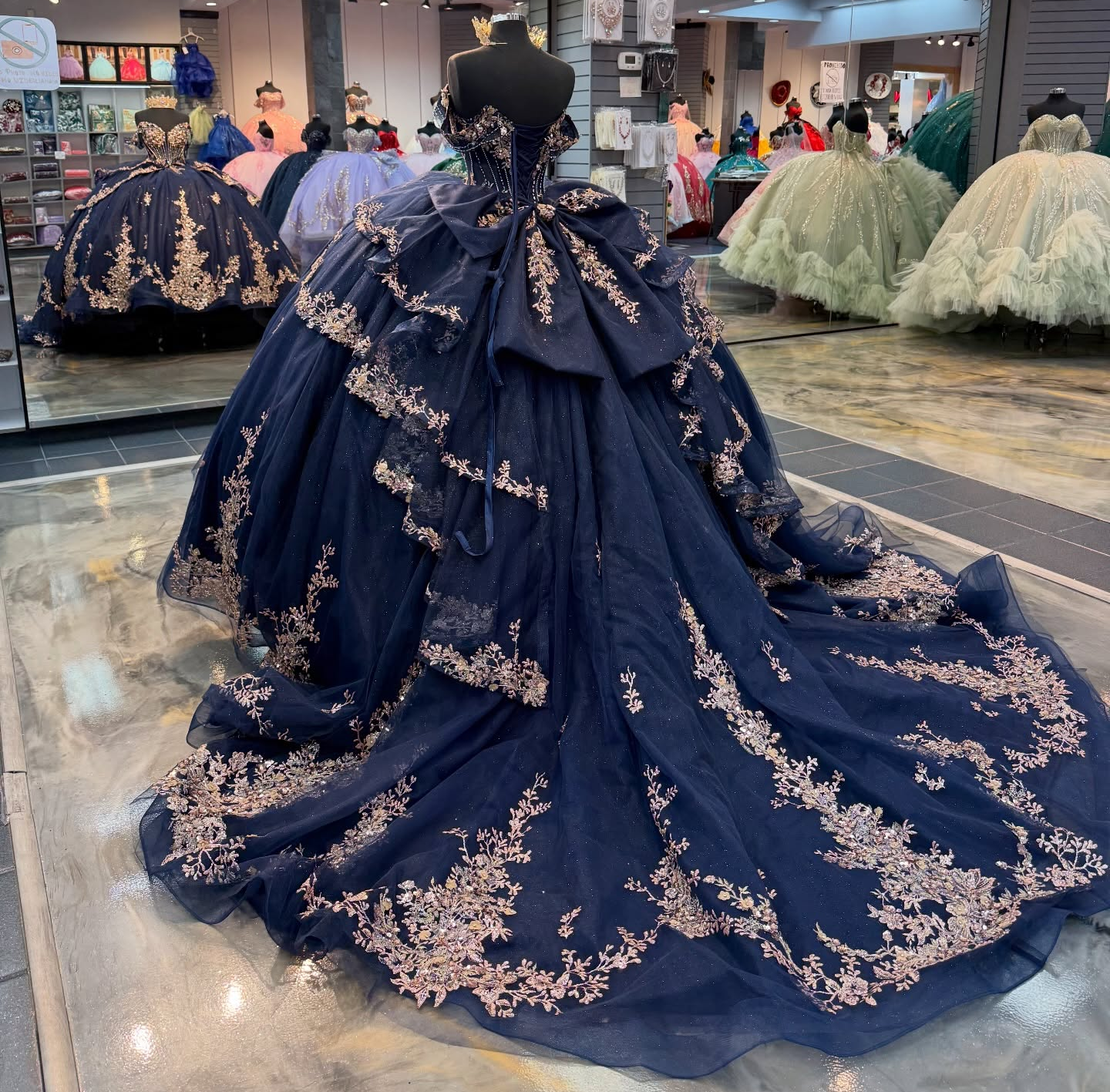 Luxury Lace Crystal Beaded Off Shoulder Quinceanera Dresses for Sweet 15 Party HE1565