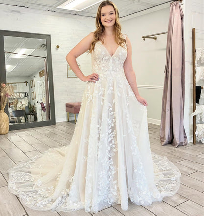 Elegant A Line Beach Tulle Wedding Dresses for Bride Lace Embroidery Wedding Gowns HE1433