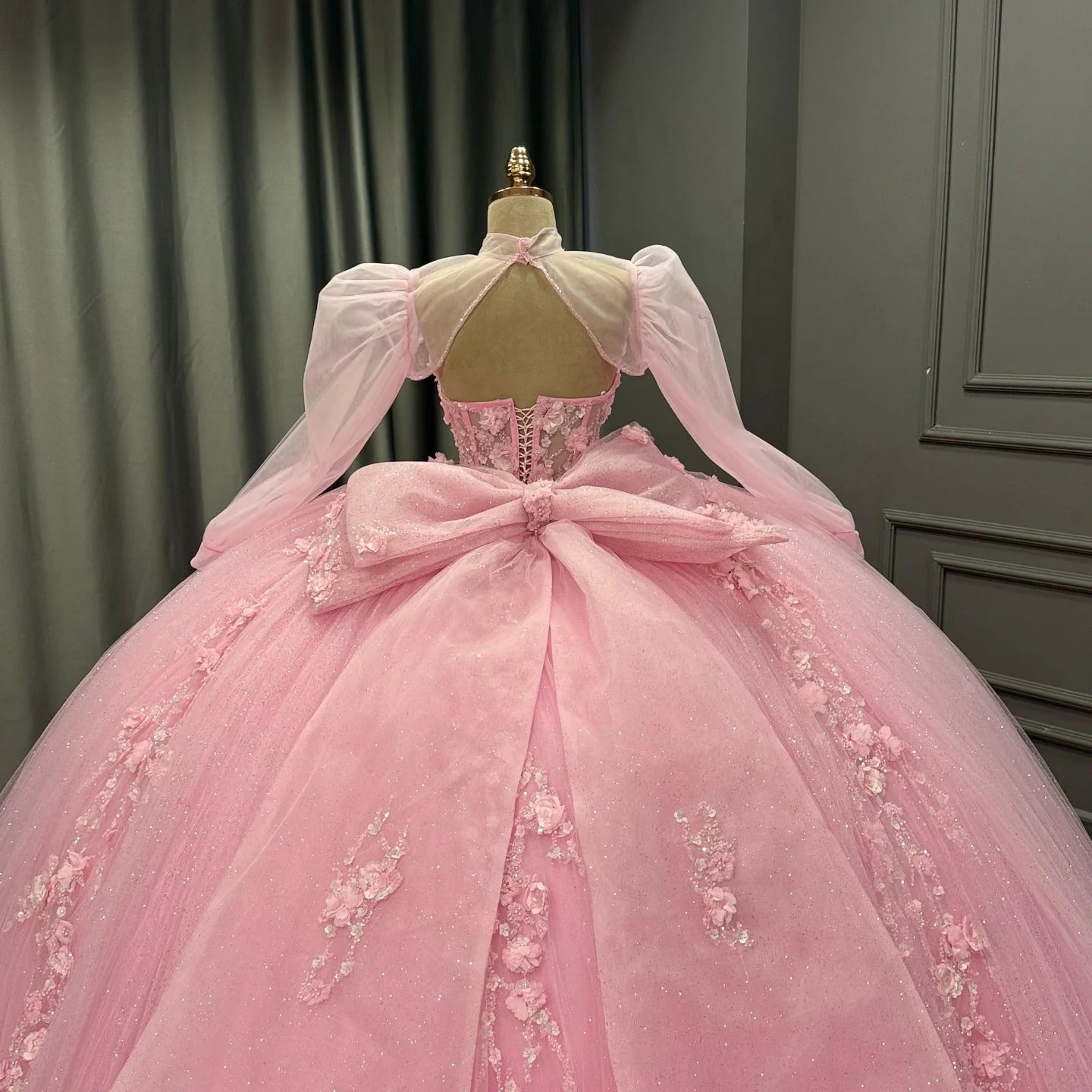 Long Sleeves Tulle Appliqued Tiered Pink Quinceanera Dresses for Sweet 15 Party HE1464