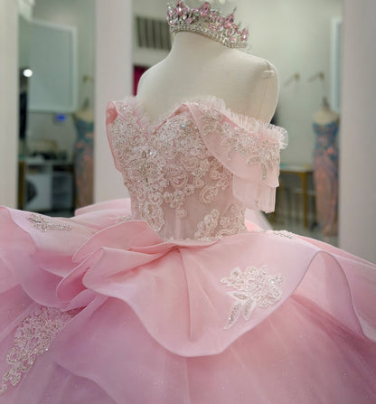 Ball Gown Lace Appliqued Pink Quinceanera Dresses Sweet 15 Off Shoulder Party Gown HE1397