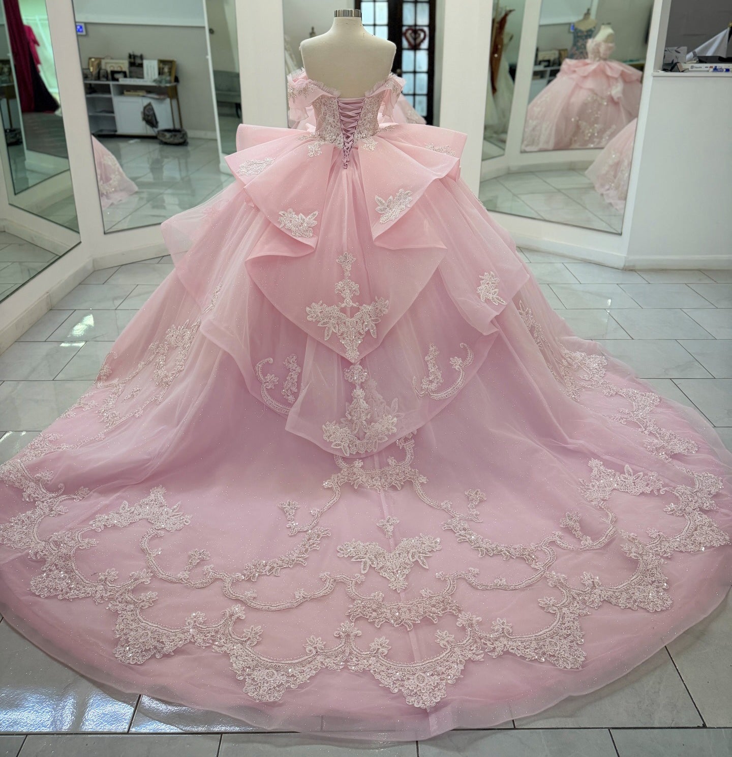 Ball Gown Lace Appliqued Pink Quinceanera Dresses Sweet 15 Off Shoulder Party Gown HE1397