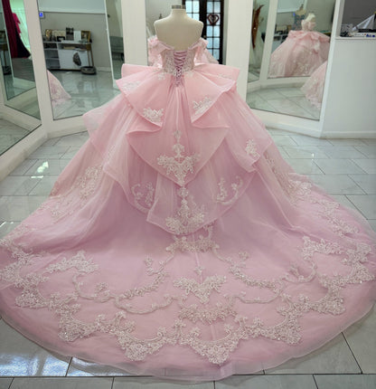 Ball Gown Lace Appliqued Pink Quinceanera Dresses Sweet 15 Off Shoulder Party Gown HE1397
