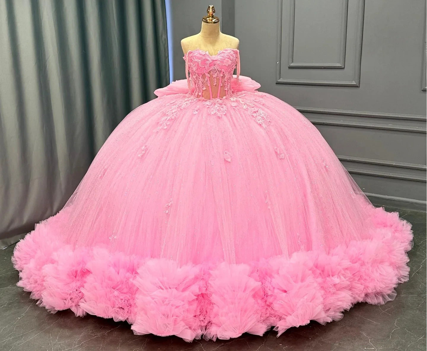 Princess Off Shoulder Quinceanera Dresses Pink Tulle Lace Appliqued Sweet 15 Birthday Dresses HE1457