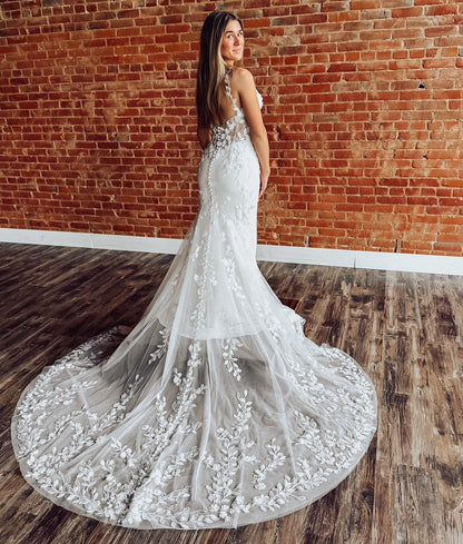 Mermaid Tulle Lace Appliqued V Neck Wedding Dresses 3d Flower Bridal Gowns HE1568
