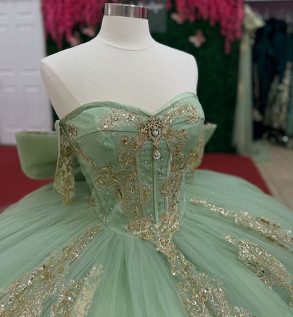 Off Shoulder Appliqued Green Quinceanera Dresses Princess Party Gowns for Sweet 15 HE1395