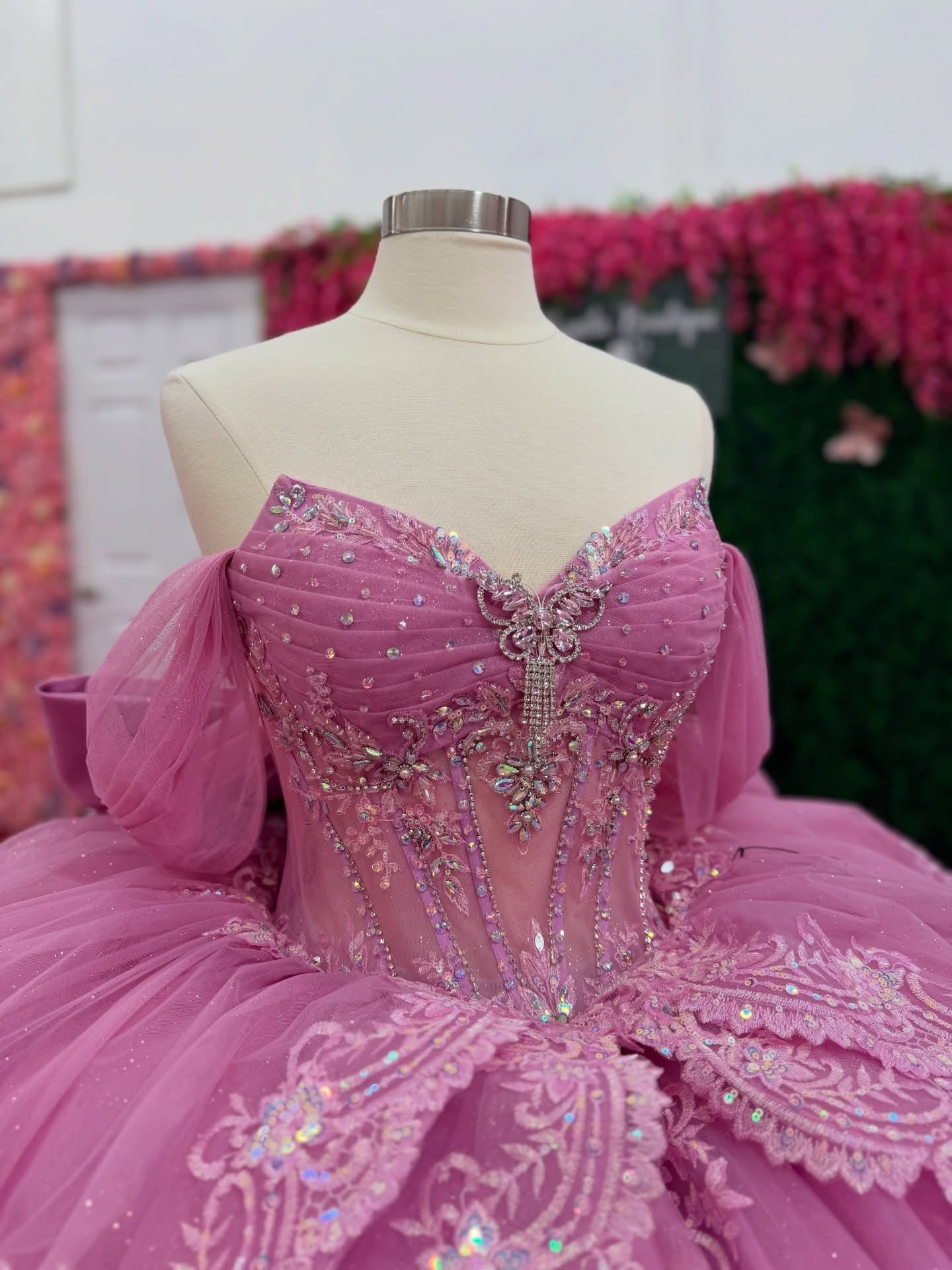 Ball Gown Tulle Lace Pink Quinceanera Dresses Off Shoulder Sweet 16 Birthday Party Gown HE1455