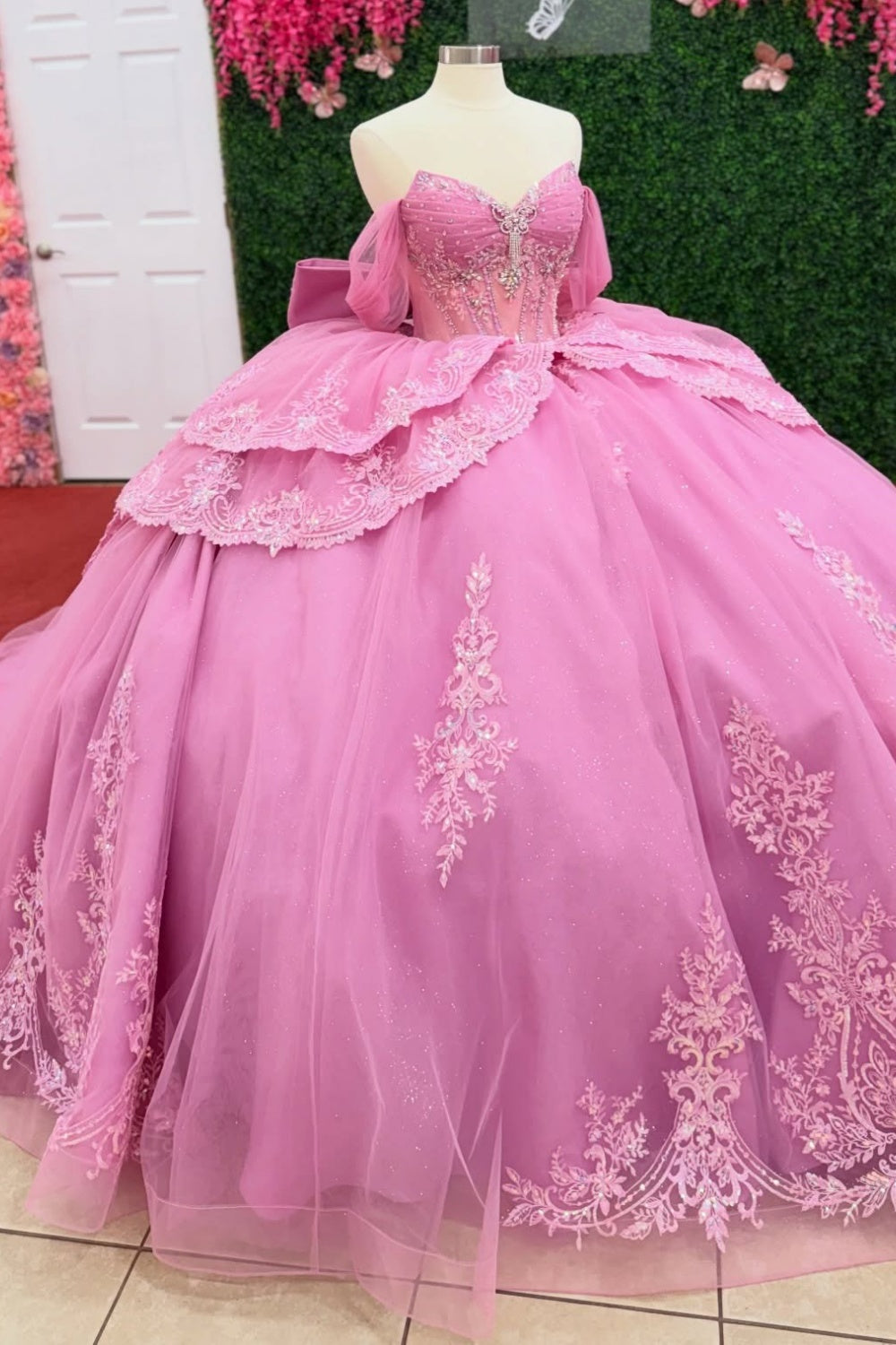 Ball Gown Tulle Lace Pink Quinceanera Dresses Off Shoulder Sweet 16 Birthday Party Gown HE1455