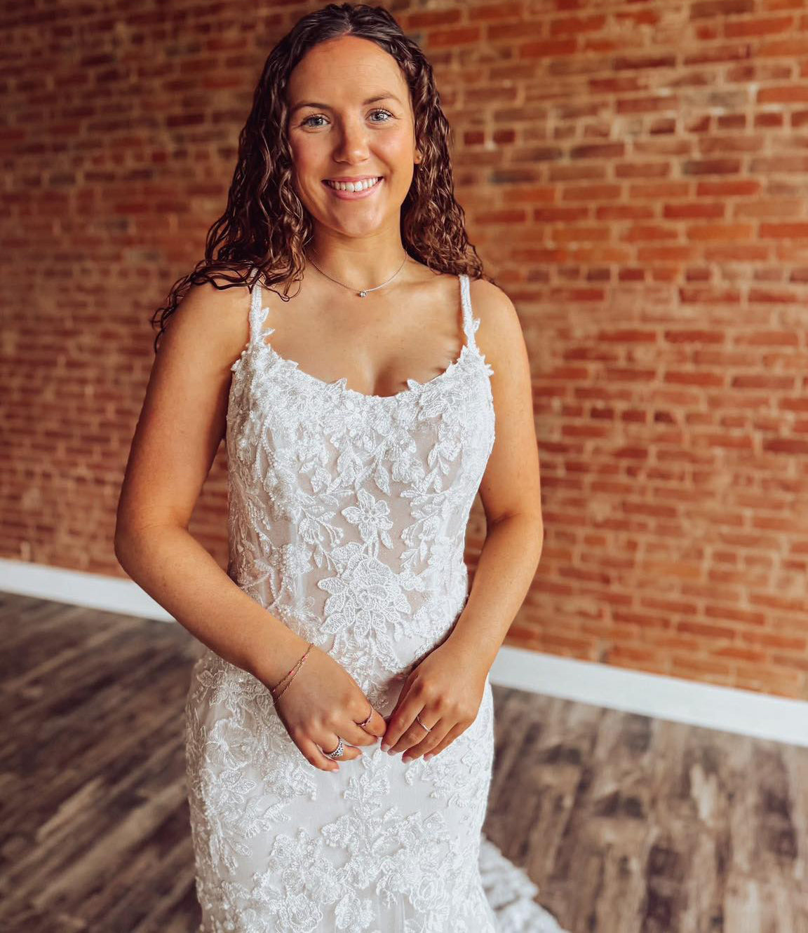 Boho Mermaid Lace Appliqued Wedding Dresses Tulle Bridal Gowns for Women HE1567