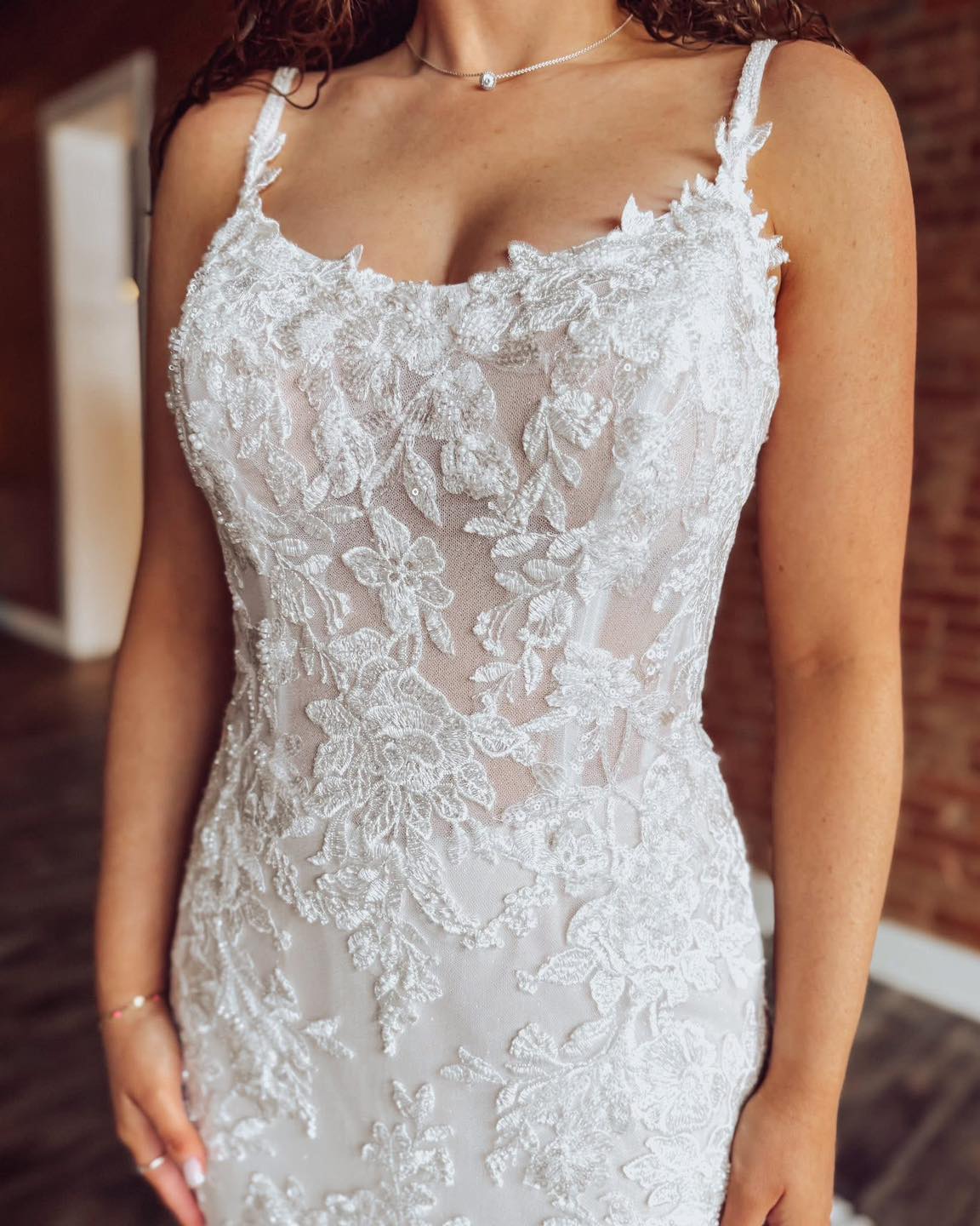 Boho Mermaid Lace Appliqued Wedding Dresses Tulle Bridal Gowns for Women HE1567