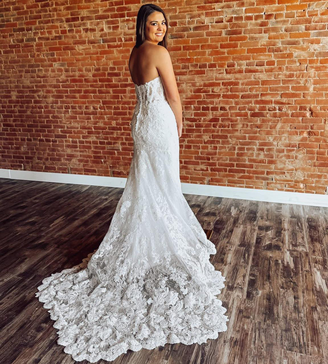 Strapless Mermaid Tulle Lace Appliqued Beach Wedding Dresses for Women HE1566