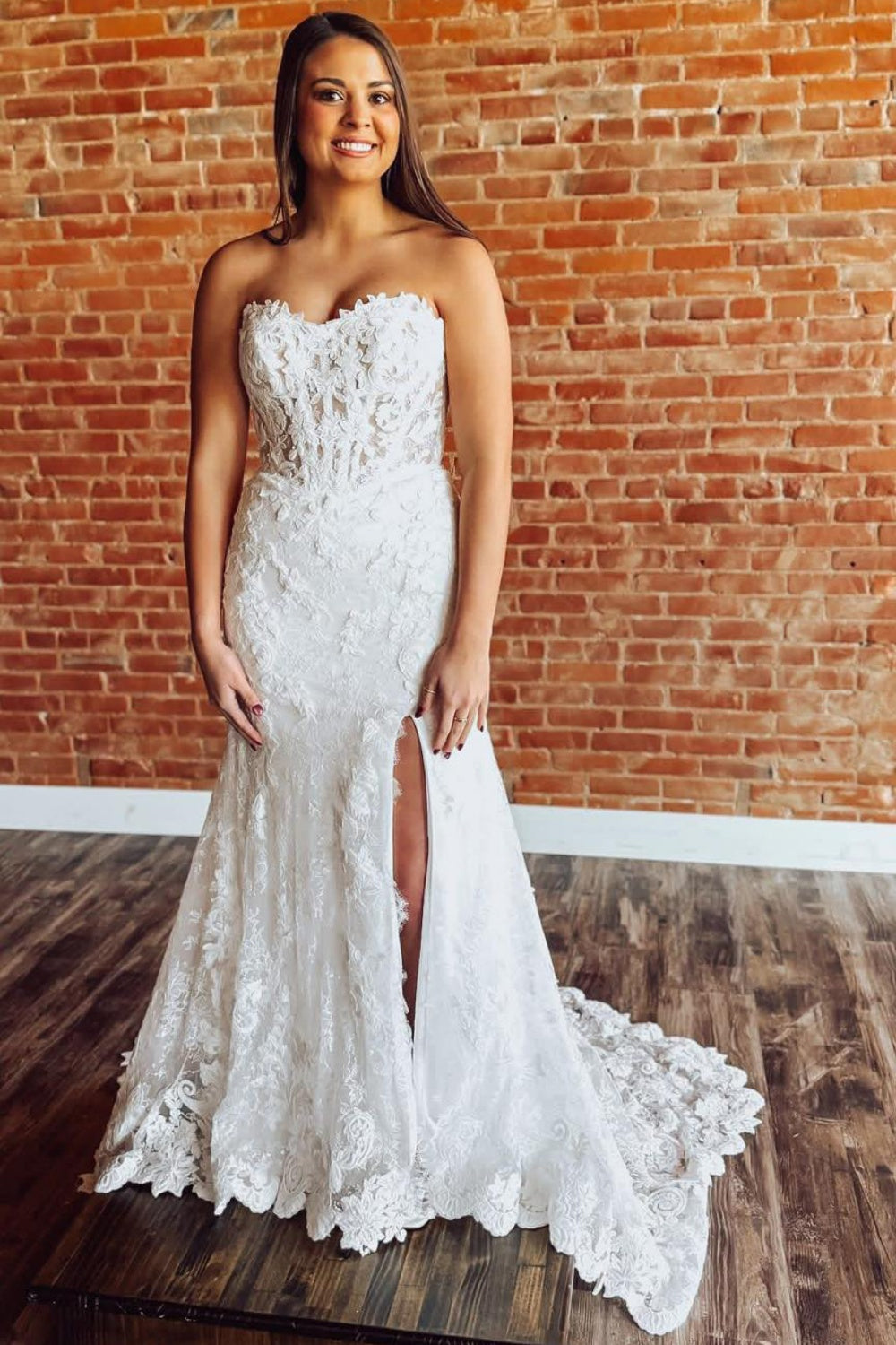 Strapless Mermaid Tulle Lace Appliqued Beach Wedding Dresses for Women HE1566