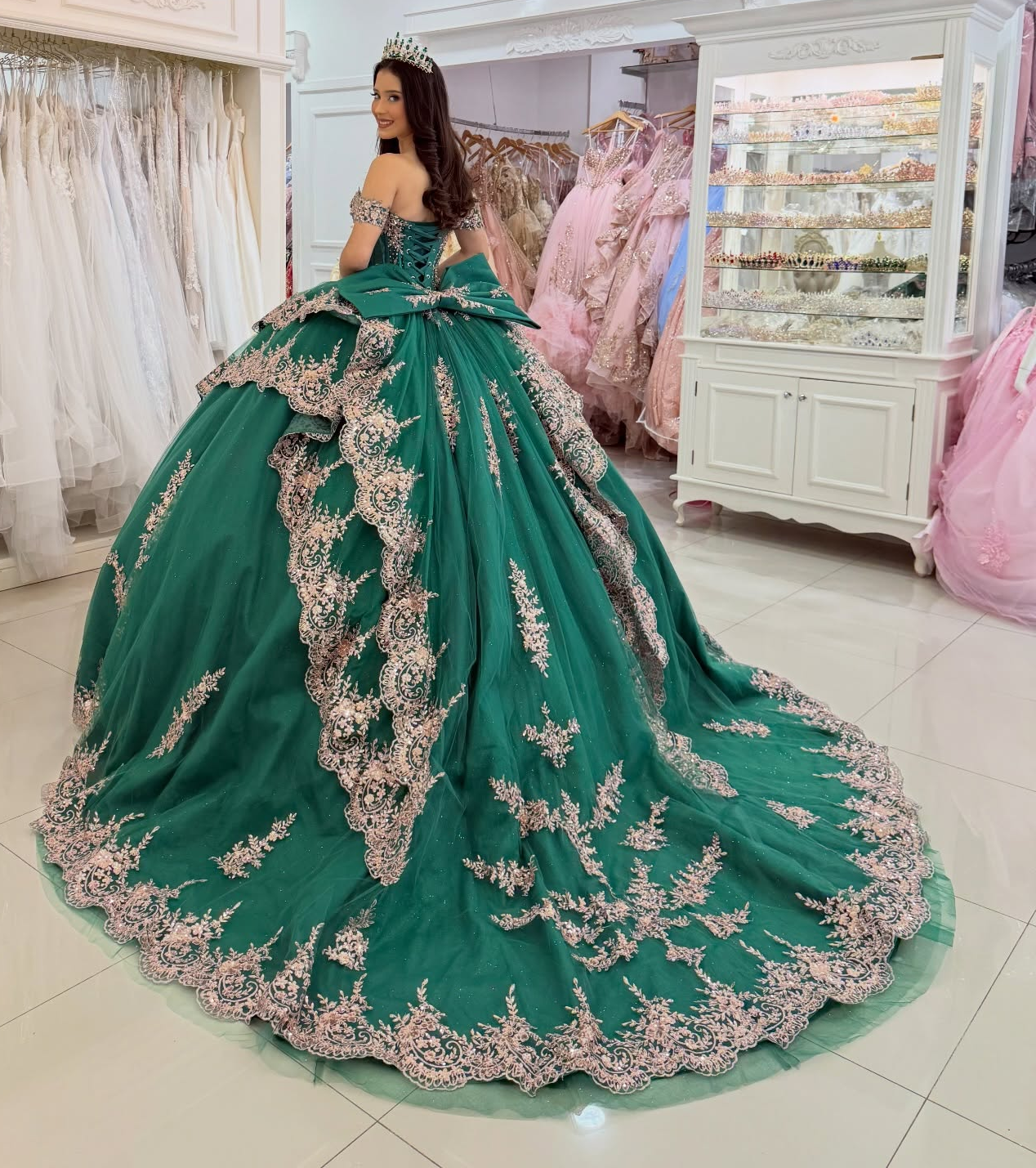 Off Shoulder Green Quinceanera Dresses Sweet 16 Luxury Lace Appliqued Party Gown HE1820