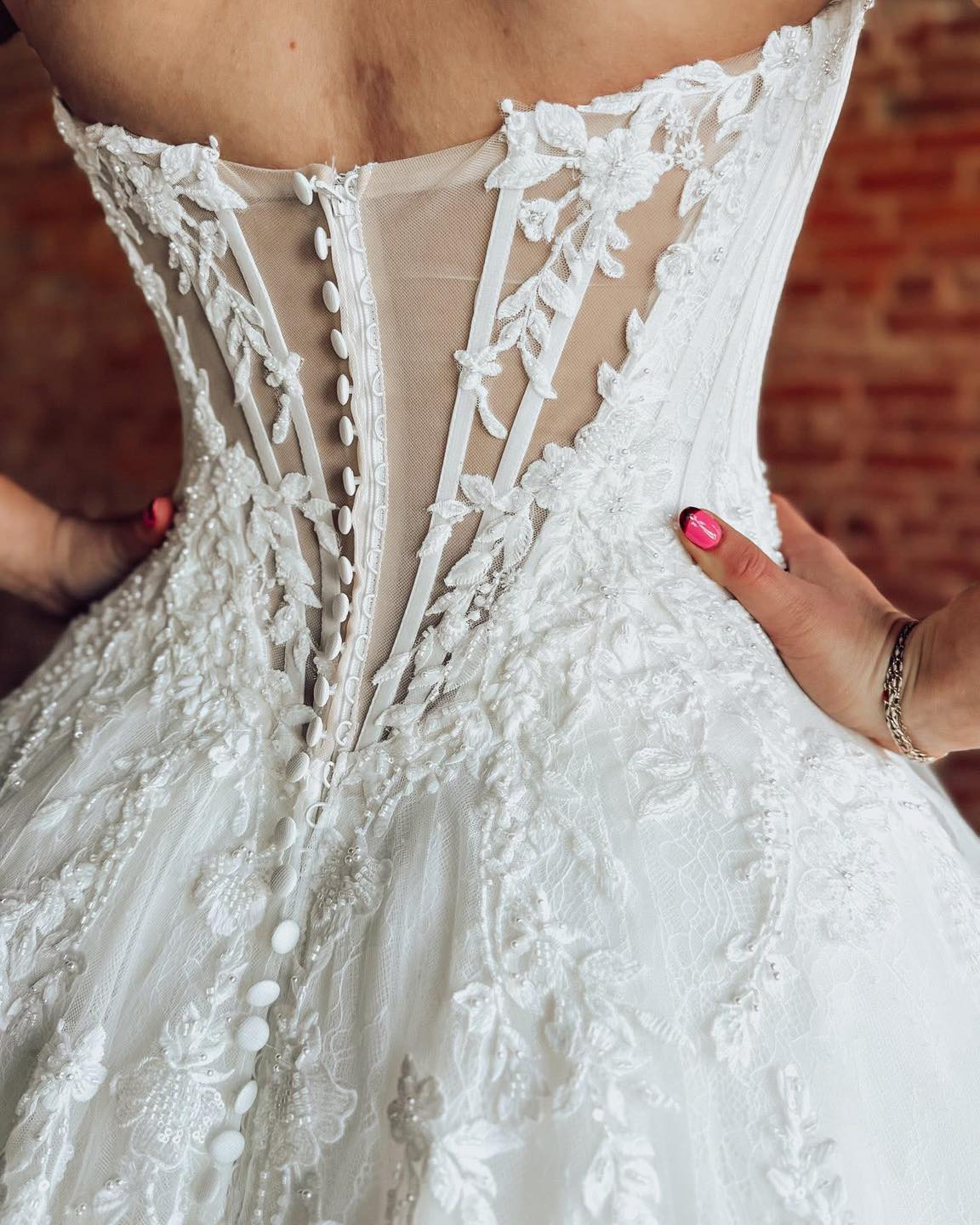 A Line Strapless Beach Lace Appliqued Wedding Dresses Plus Size Bridal Gown HE1563