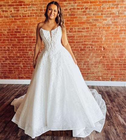 A Line Strapless Beach Lace Appliqued Wedding Dresses Plus Size Bridal Gown HE1563