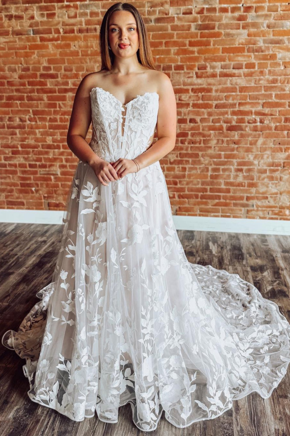 Sweetheart A Line Lace Appliqued Beach Wedding Dresses Strapless Boho – Hebebridal