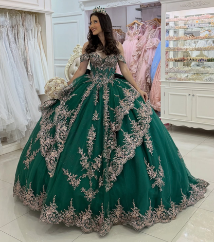 Off Shoulder Green Quinceanera Dresses Sweet 16 Luxury Lace Appliqued Party Gown HE1820
