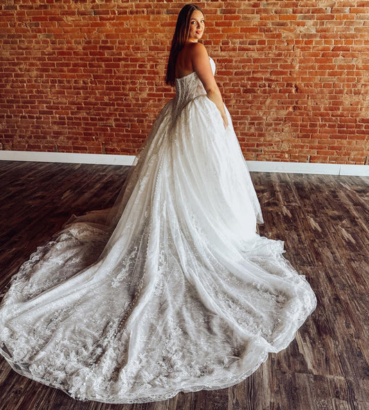 Sweetheart Tulle Lace A Line Boho Wedding Dresses Plus Size Bride Wedding Gown HE1571