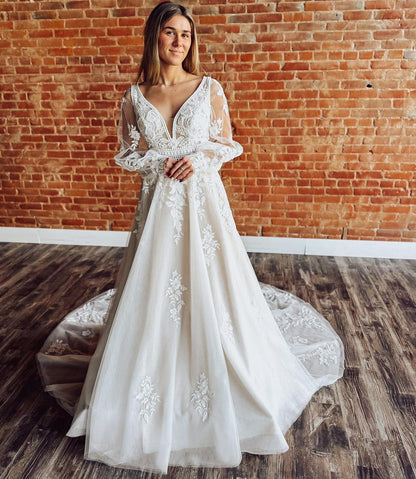 Detachable Long Sleeves Tulle Lace Appliqued Beach A Line Wedding Dress for Bride HE1562
