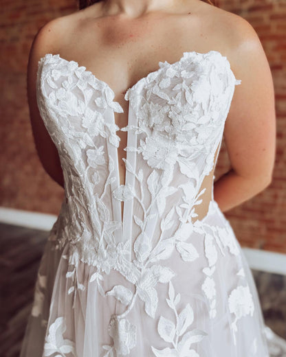 Sweetheart A Line Lace Appliqued Beach Wedding Dresses Strapless Boho Bride Gown HE1572