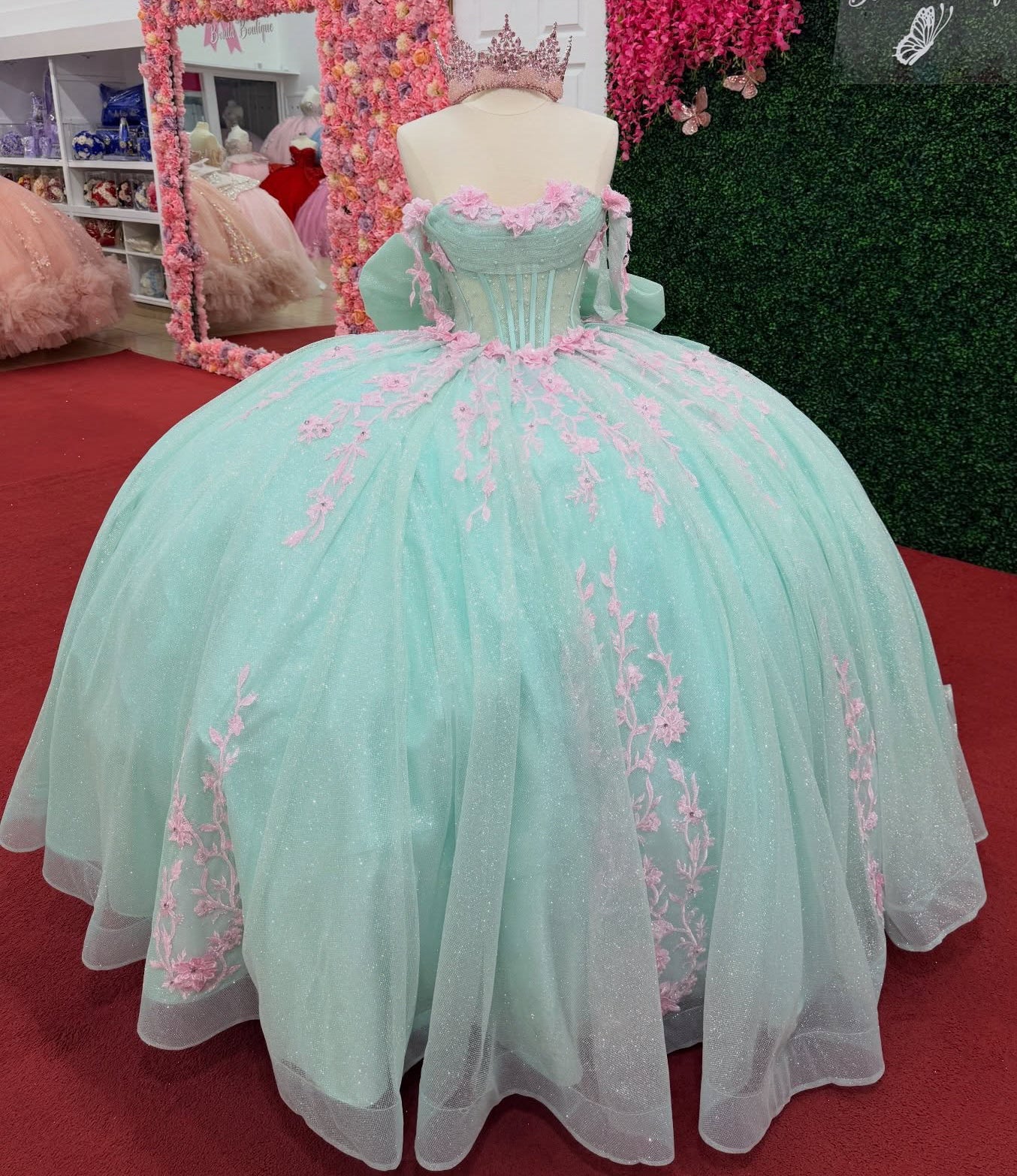 Ball Gown Lace Appliqued Princess Tulle Quinceanera Dresses for Sweet 15 HE1552