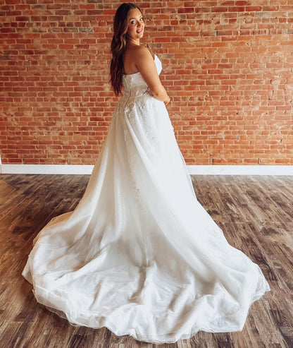 A Line Plus Size Tulle Lace Boho Wedding Dresses Strapless Bridal Wedding Gown HE1569