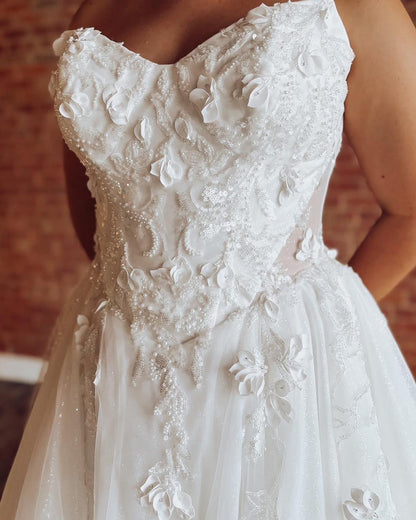 A Line Plus Size Tulle Lace Boho Wedding Dresses Strapless Bridal Wedding Gown HE1569