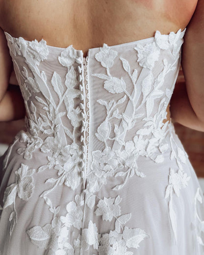 Sweetheart A Line Lace Appliqued Beach Wedding Dresses Strapless Boho Bride Gown HE1572