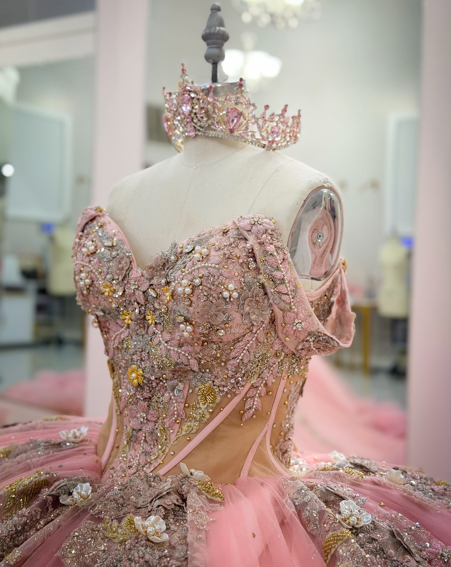 Princess Ball Gown Pink Tulle Lace Appliqued Ruffled Quinceanera Dresses HE1555