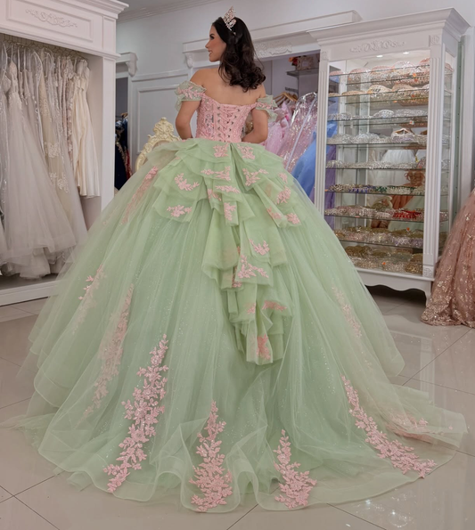 Ball Gown Lace Appliqued Green Quinceanera Dresses Off Shoulder Sweet 15 Party Gowns HE1602