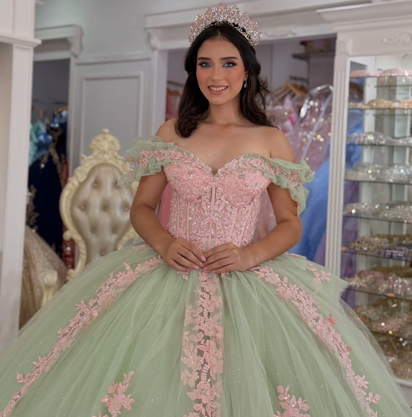 Ball Gown Lace Appliqued Green Quinceanera Dresses Off Shoulder Sweet 15 Party Gowns HE1602