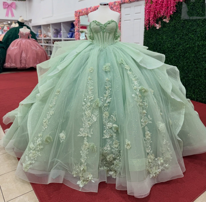 Off Shoulder Tulle Ruffled Green Quinceanera Dresses with Lace Appliqued HE1559