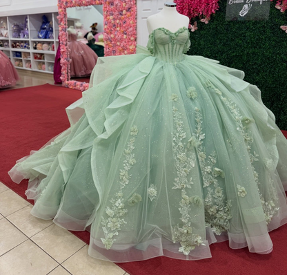 Off Shoulder Tulle Ruffled Green Quinceanera Dresses with Lace Appliqued HE1559