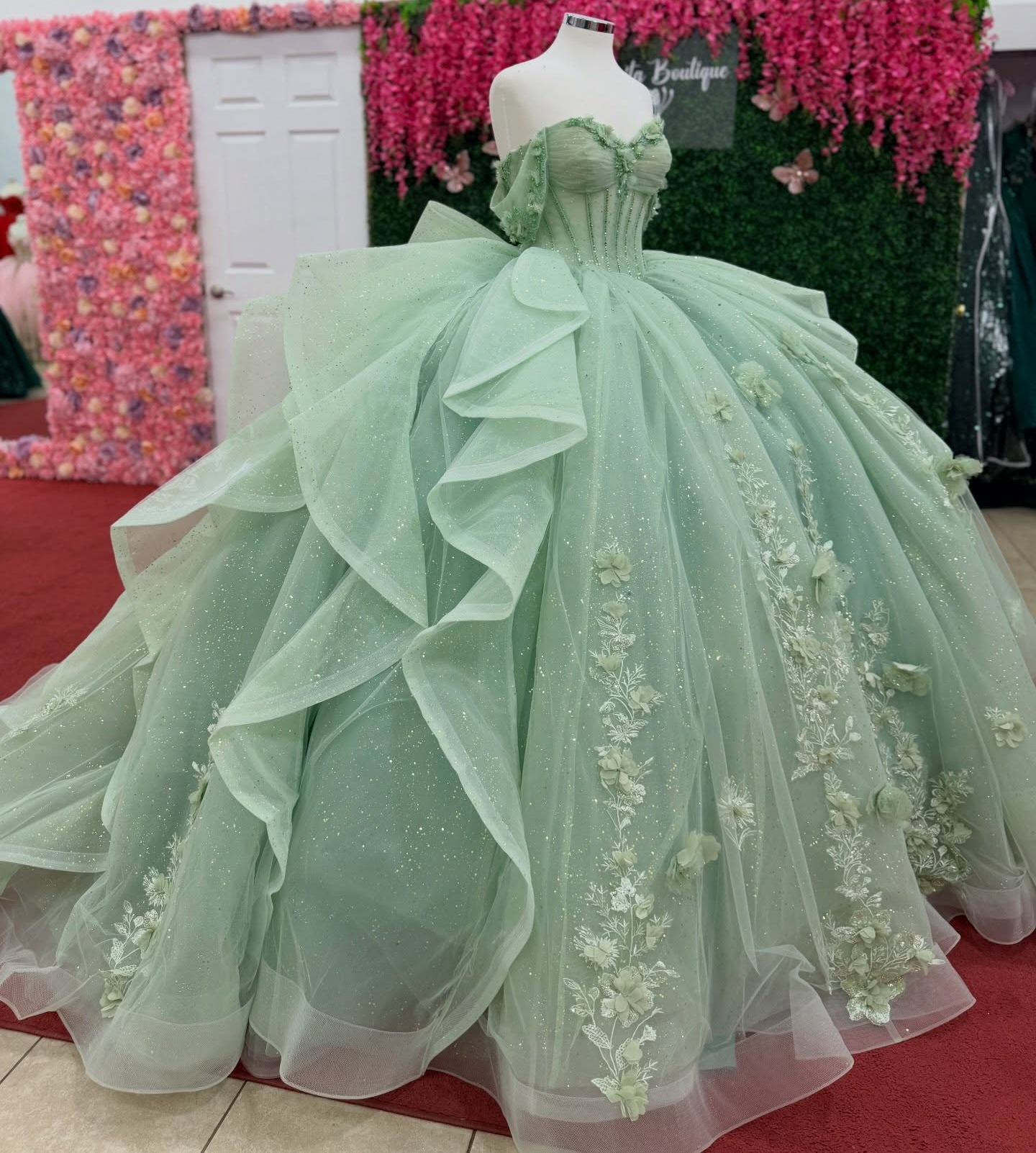 Off Shoulder Tulle Ruffled Green Quinceanera Dresses with Lace Appliqued HE1559