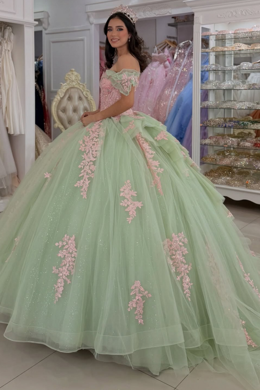 Ball Gown Lace Appliqued Green Quinceanera Dresses Off Shoulder Sweet 15 Party Gowns HE1602