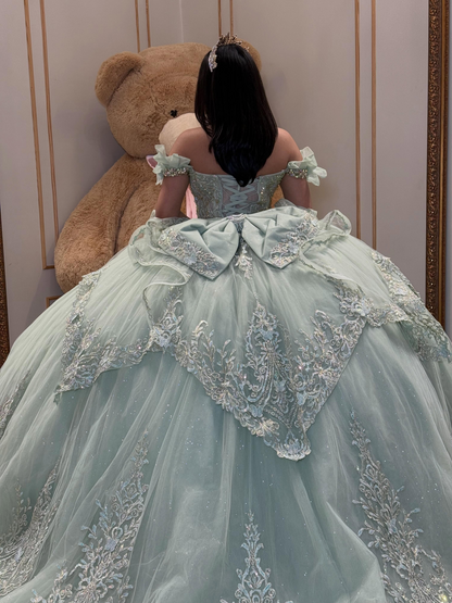 Off Shoulder Lace Appliqued Tulle Green Quinceanera Dresses for Sweet 16 Party HE1594