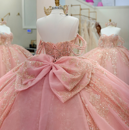 Tulle Lace Appliqued Pink Off Shoulder Sweet 16 Quinceanera Dresses with Tiered HE1607