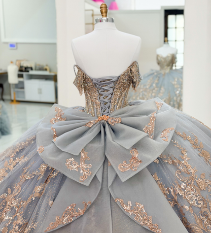 Luxury Lace Crystal Beaded Blue Sweet 16 Quinceanera Dresses with Ruffled HE1606