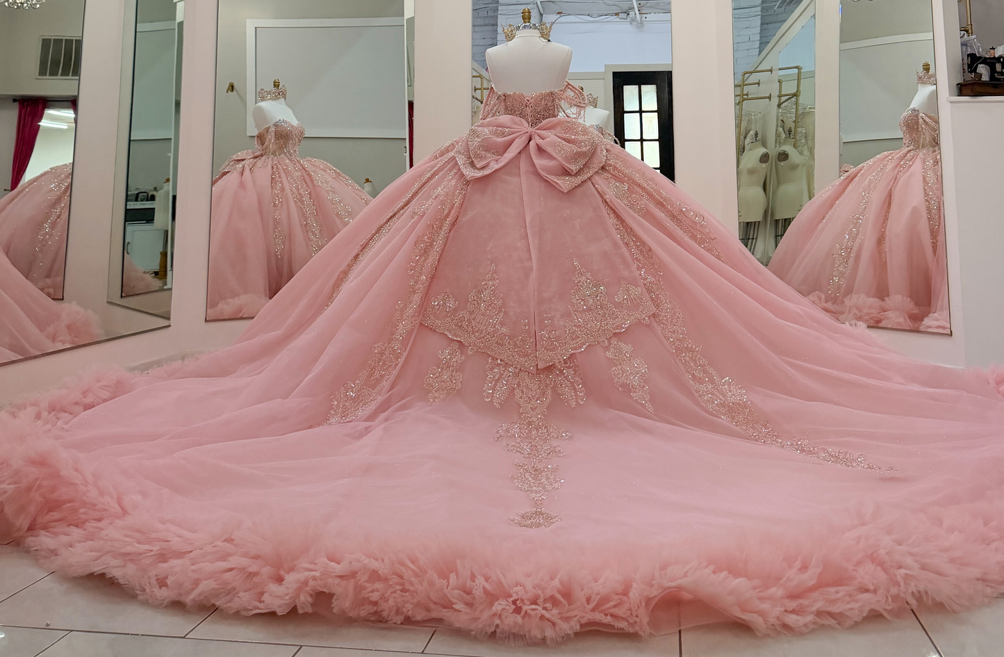 Tulle Lace Appliqued Pink Off Shoulder Sweet 16 Quinceanera Dresses with Tiered HE1607
