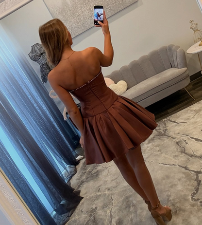 A Line Satin Knee Length Homecoming Dresses Strapless Party Gown with Bowknot HE1722