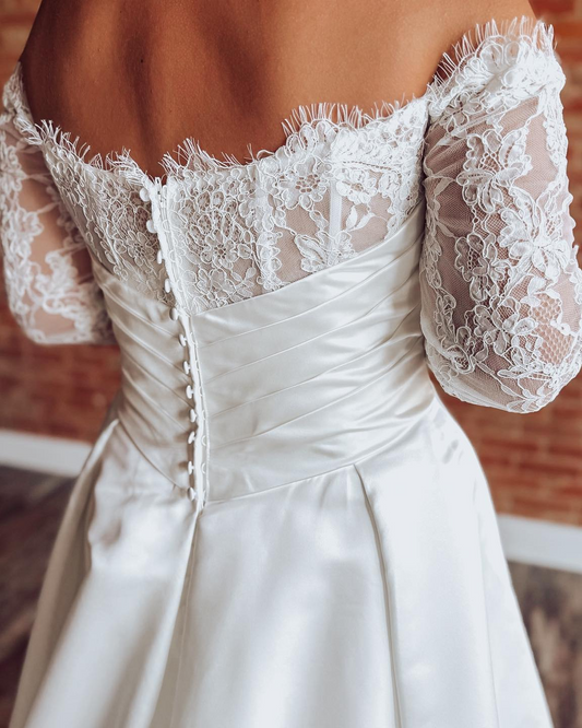 Long Sleeves A Line Wedding Dresses Satin Lace Appliqued Wedding Gowns HE1789