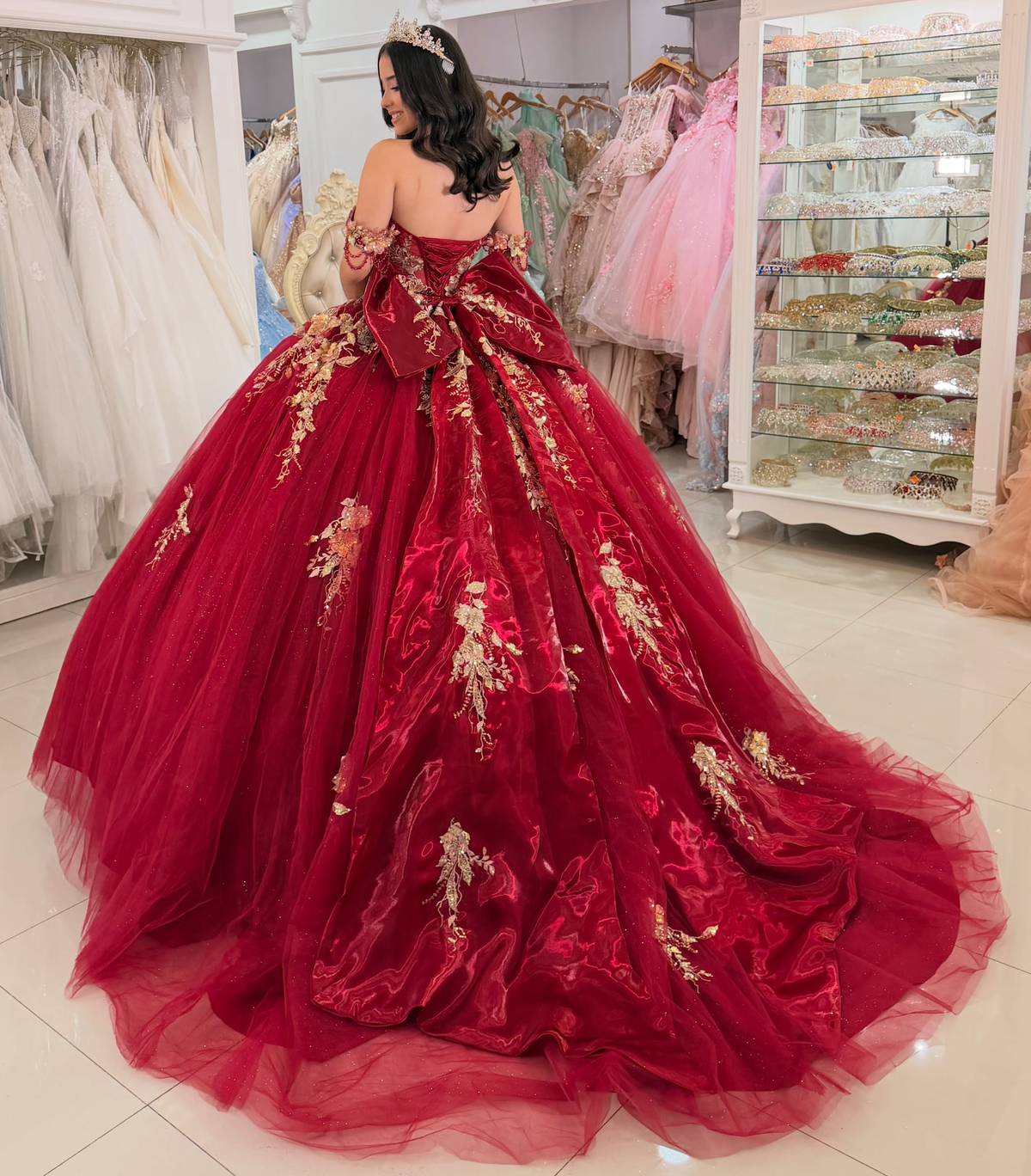 Ball Gown Lace Appliqued Quinceanera Dresses Off Shoulder Sweet 16 Red Party Gowns HE1674