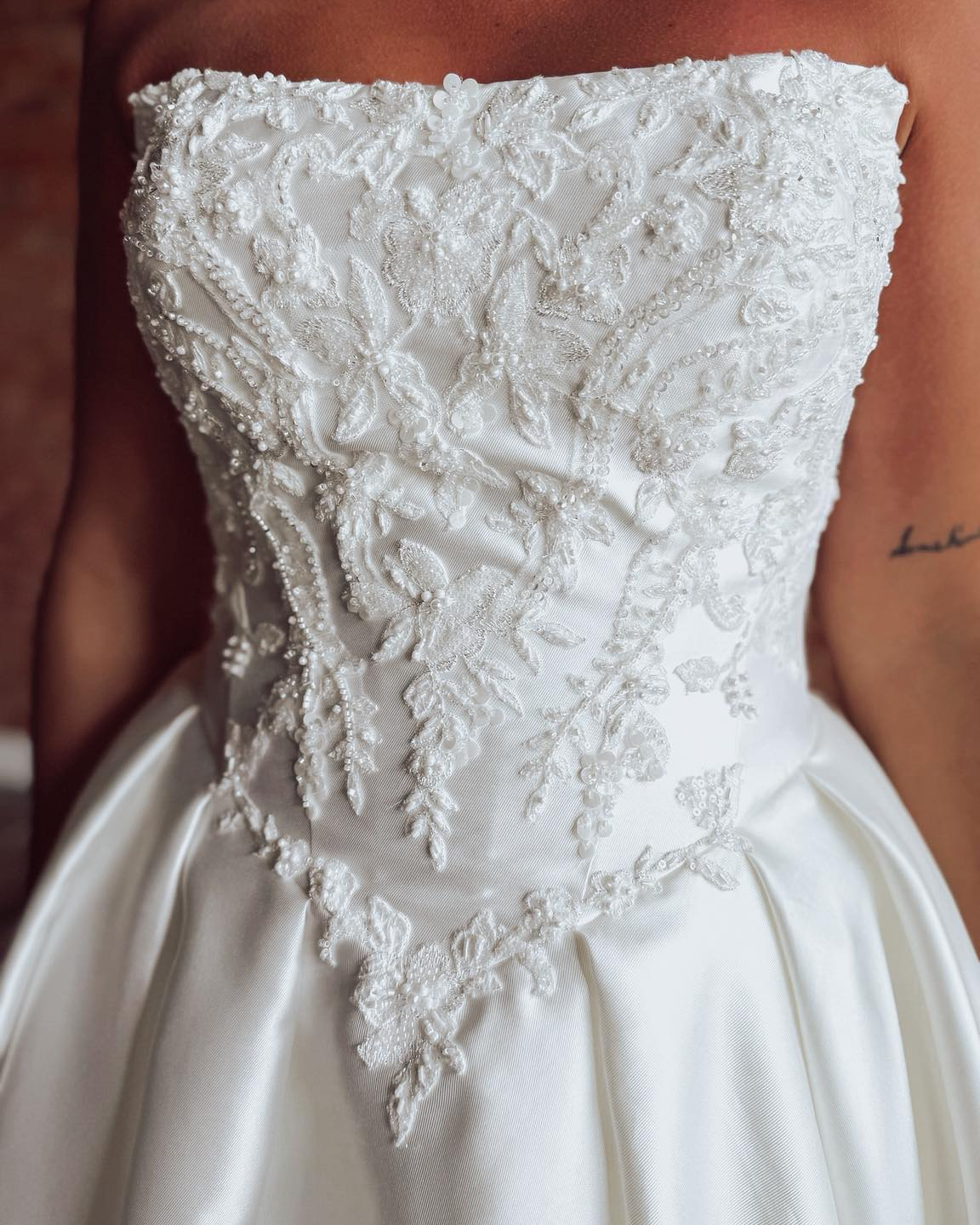 A Line Satin Boho Wedding Dresses Strapless Appliqued Beaded Wedding Gowns for Bride HE1791