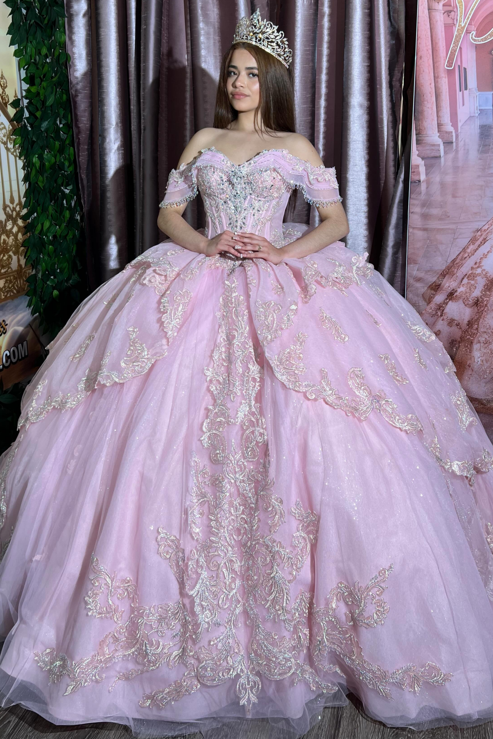 Off Shoulder Lace Appliqued Pink Quinceanera Dresses Sweet 16 Birthday Party Gown HE1679