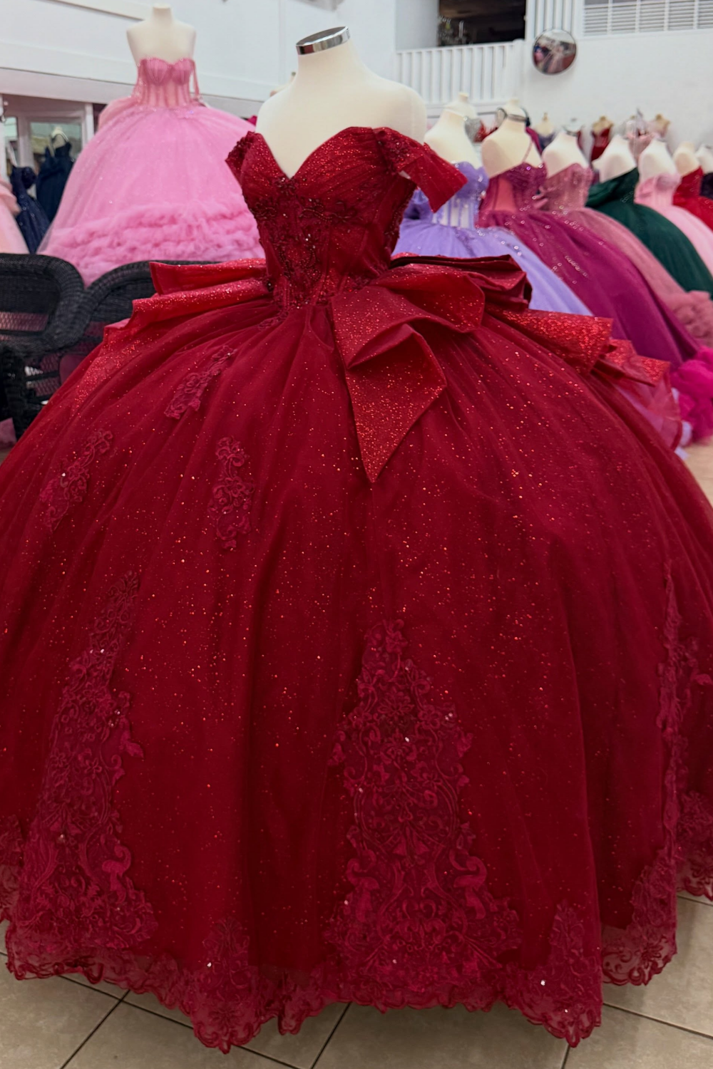Glittery Tulle Wine Red Quinceanera Dresses Ball Gown Lace Appliqued Sweet 15 Party Gown HE1673