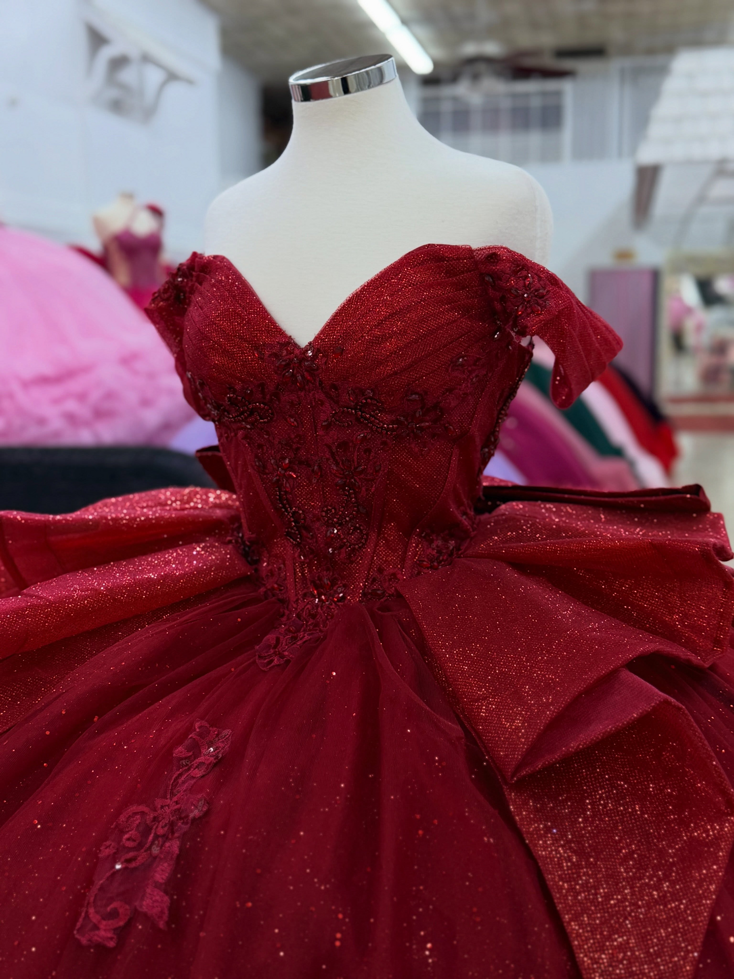 Glittery Tulle Wine Red Quinceanera Dresses Ball Gown Lace Appliqued Sweet 15 Party Gown HE1673