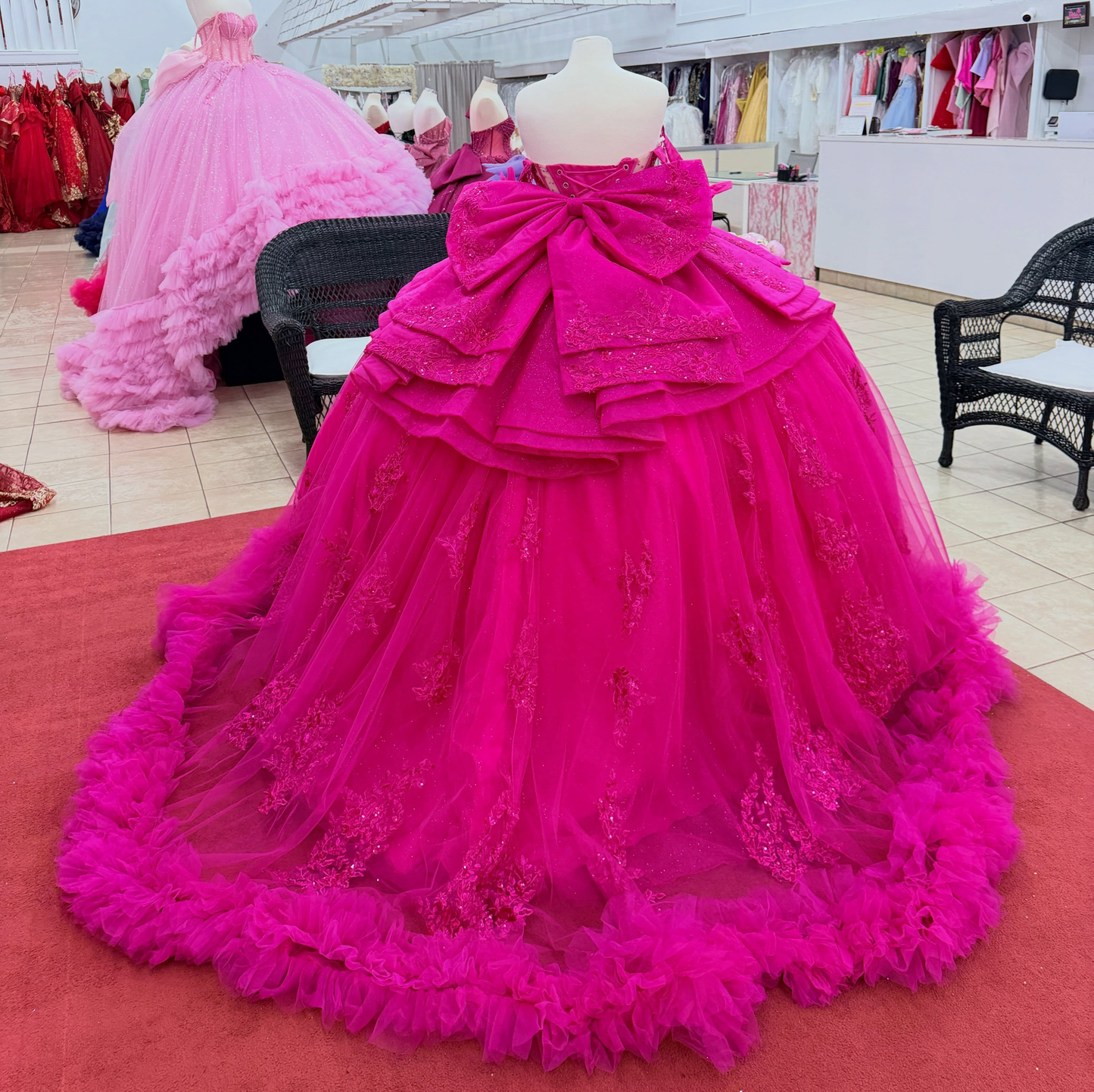 Ball Gown Princess Lace Beaded Quinceanera Dresses for Sweet 16 Celebration HE1702