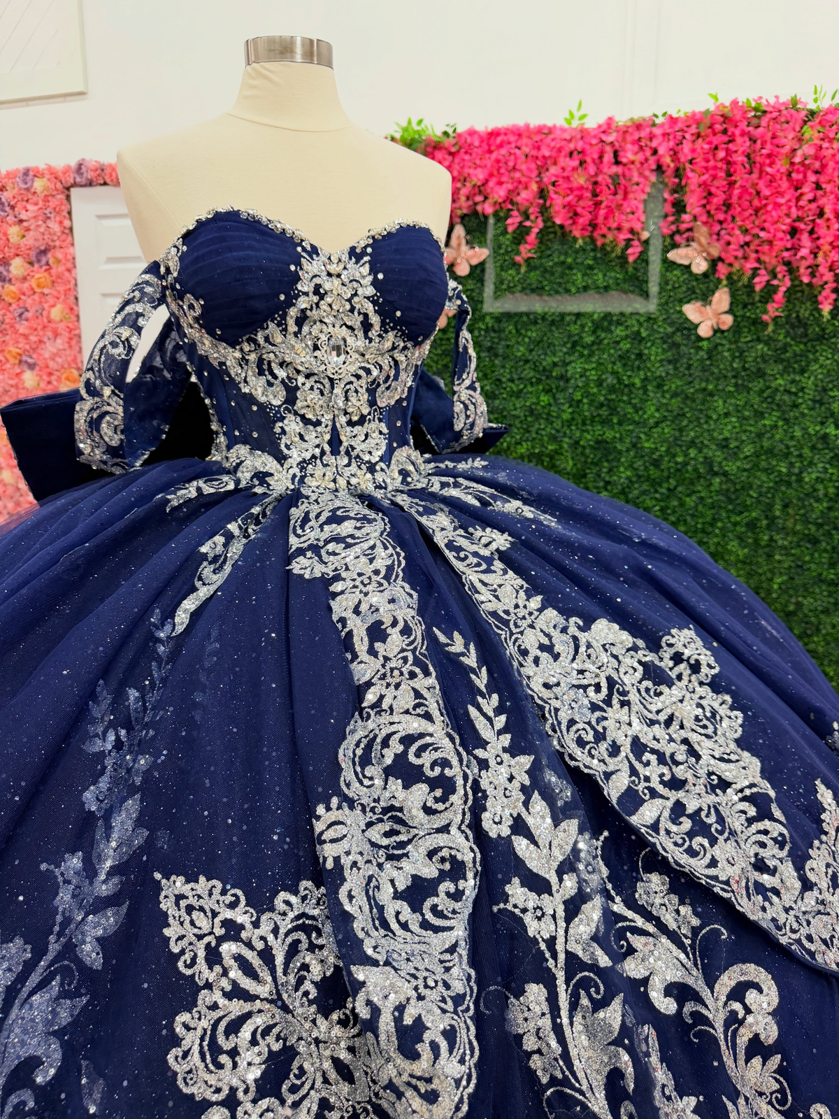 Princess Ball Gown Lace Appliqued Sweet 16 Quinceanera Dresses for Birthday HE1701