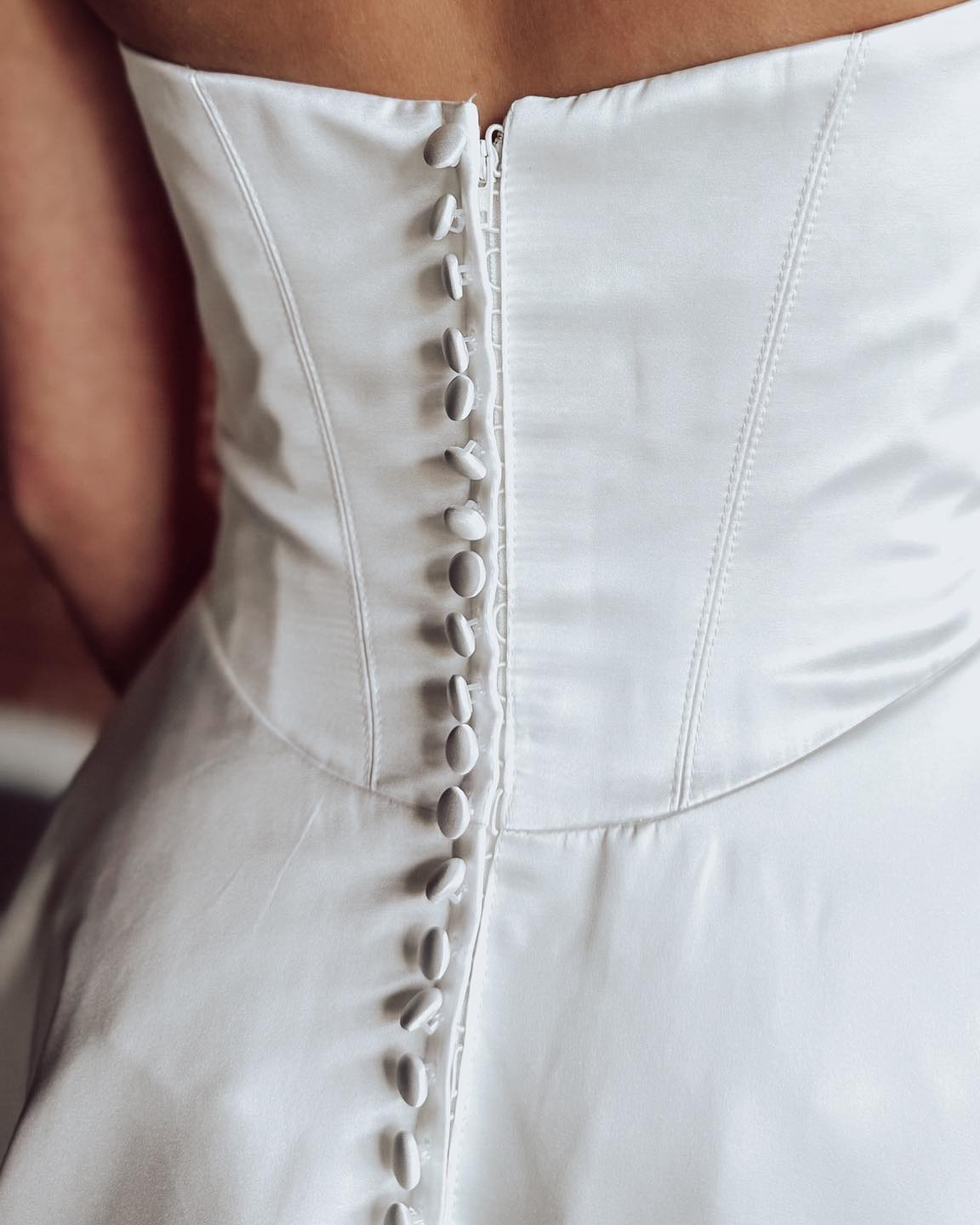 Women's Satin A Line Wedding Dresses Sweetheart Pleated Wedding Gowns for Bride HE1785