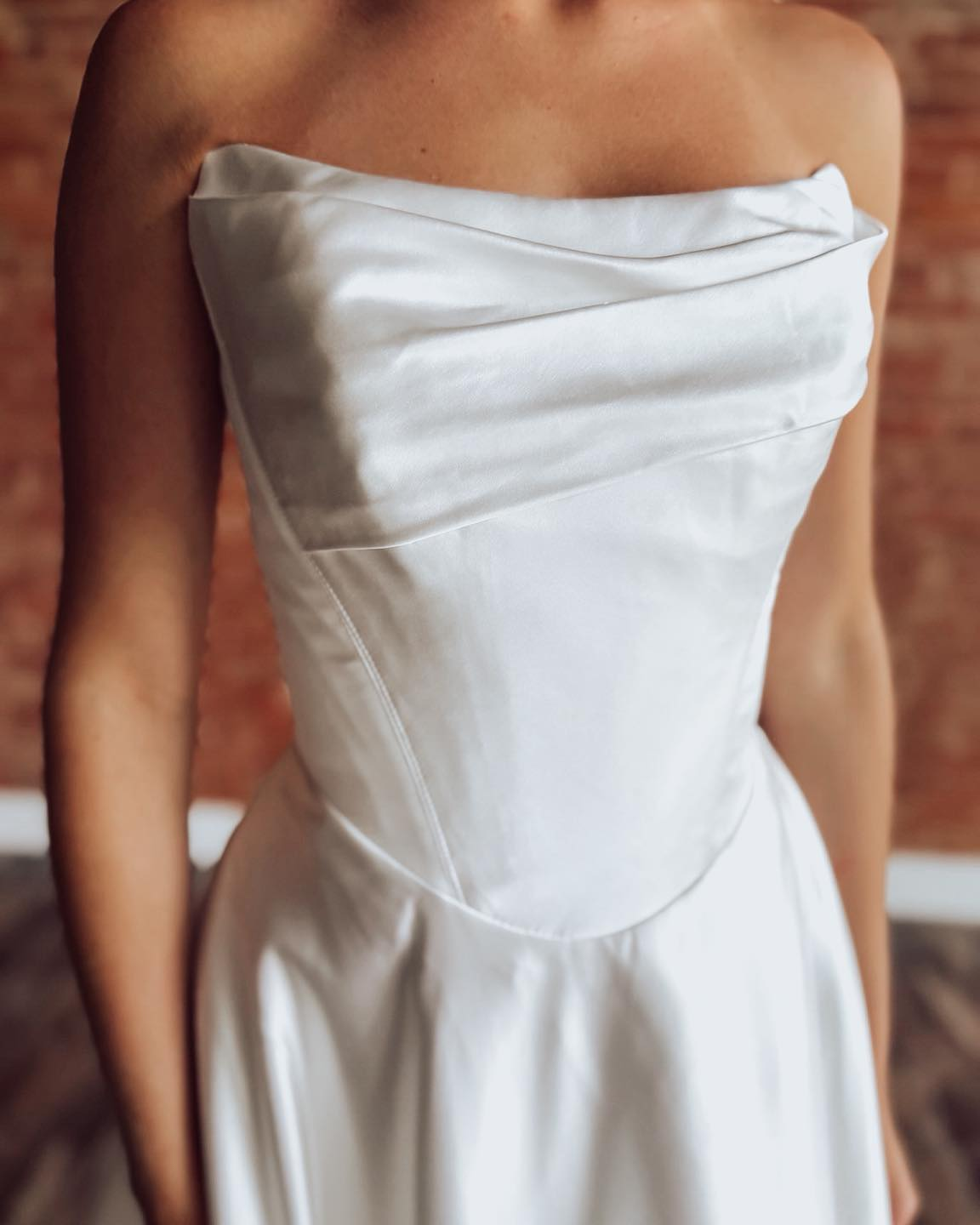 Women's Satin A Line Wedding Dresses Sweetheart Pleated Wedding Gowns for Bride HE1785