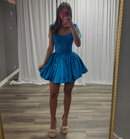 Sweetheart Satin Crystal Beaded Homecoming Dresses A Line Party Gowns for Juniors HE1723